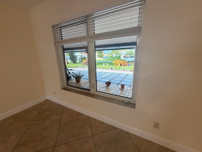 Photo - 2018 NE 14th Ct