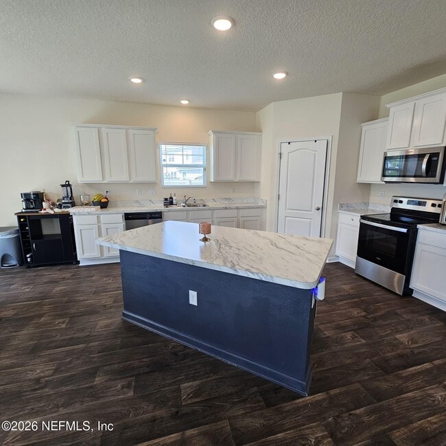 Photo - 2144 Province St