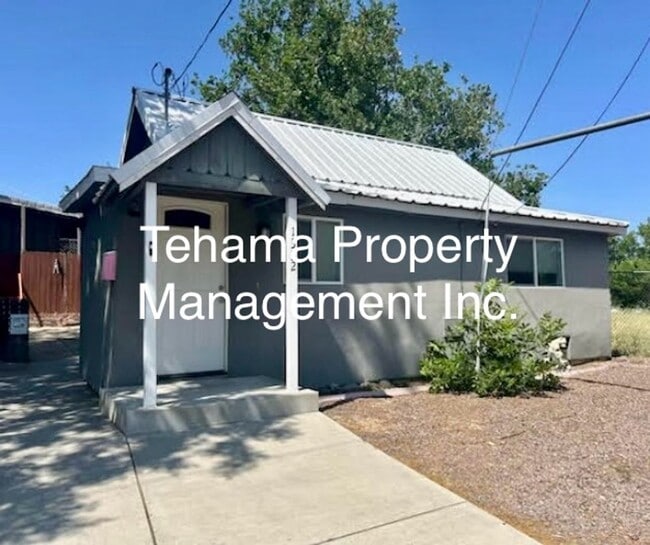 Charming little home in Red Bluff - Charming little home in Red Bluff