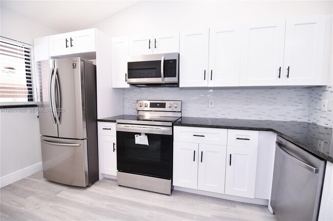Photo - 2315 SW 22nd Ave Unit 2020