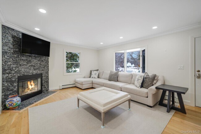 Photo - 19 Pine Tree Ln