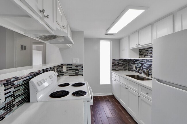 Photo - 7047 Bissonnet St Unit 117