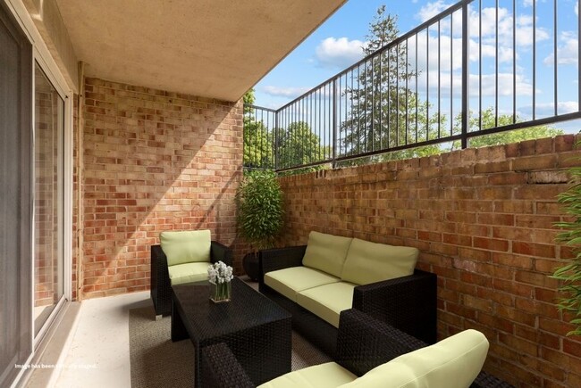 Hampton Manor Apartments & Townhomes