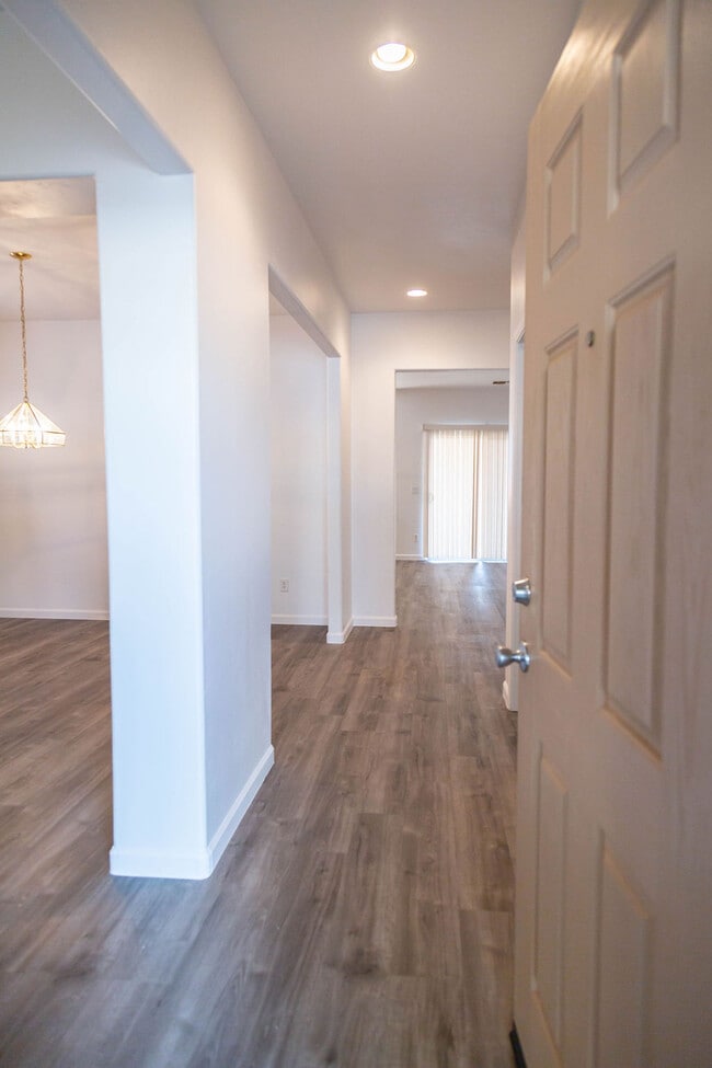 Building Photo - 6630 S Via Molino De Viento