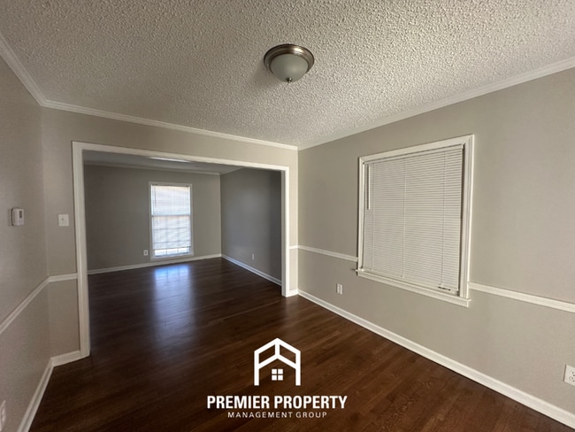 Photo - Newly Renovated 4 Bedroom Home for Rent in Memphis | Hardwood Floors, Fireplace & Fenced Yard