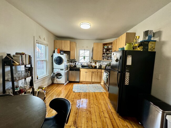 Photo - 125 Summer St Apartments Unit 3