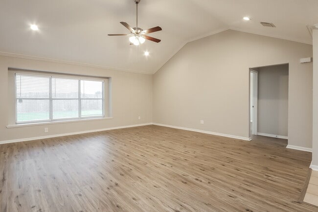 Photo - 302 Cedar Branch Dr