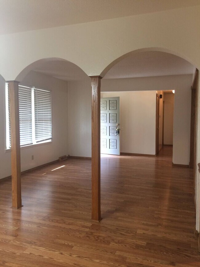 Photo - Perfect Location - Kickapoo High School - ...