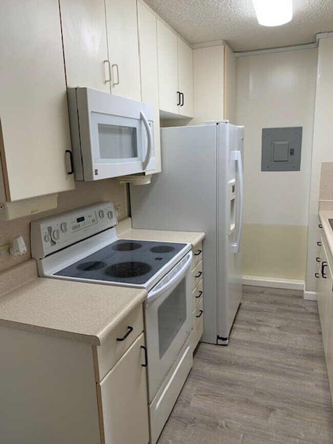 Photo - Makiki Terrace - 1 bedroom, 1 bathroom unit with 1 parking