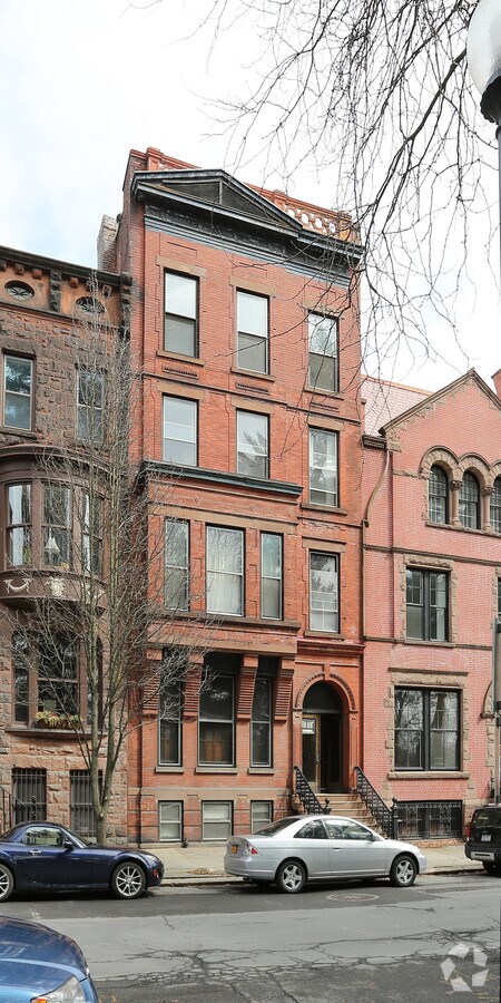 Photo - 441 State St