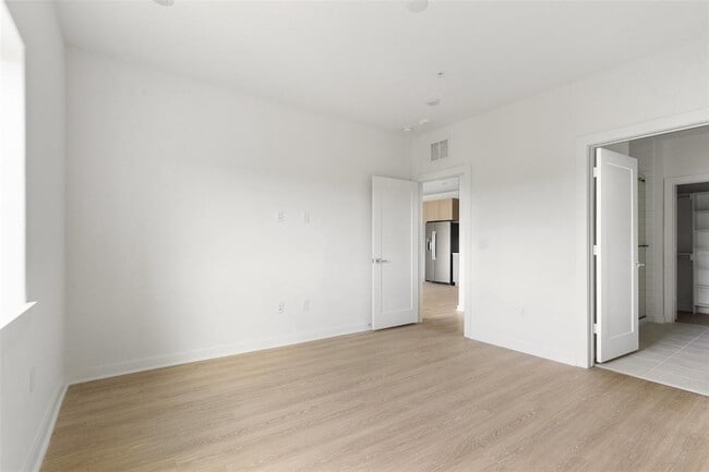 Photo - 4802 S Congress Ave Unit 424