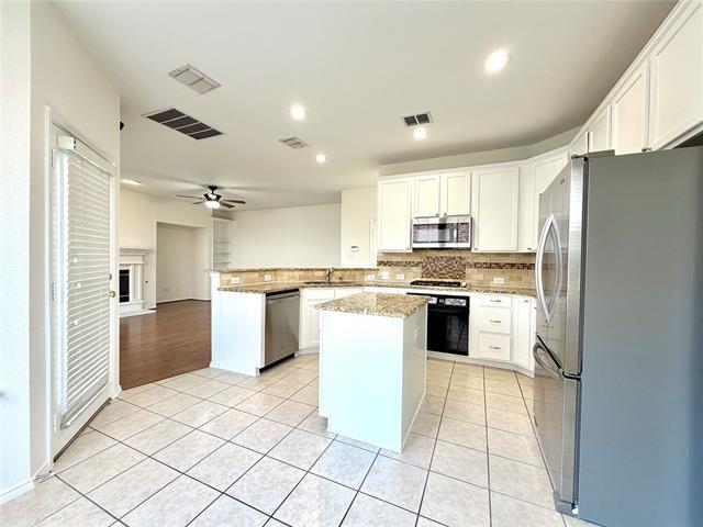 516 Hawken Dr