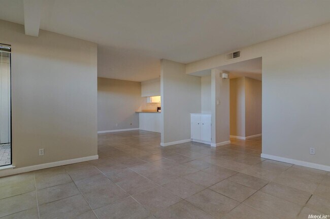 Photo - Stonegate Condo- FALL LISTING Unit 22