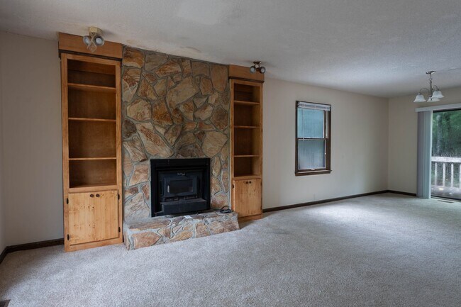 Photo - 105 Hanover Way