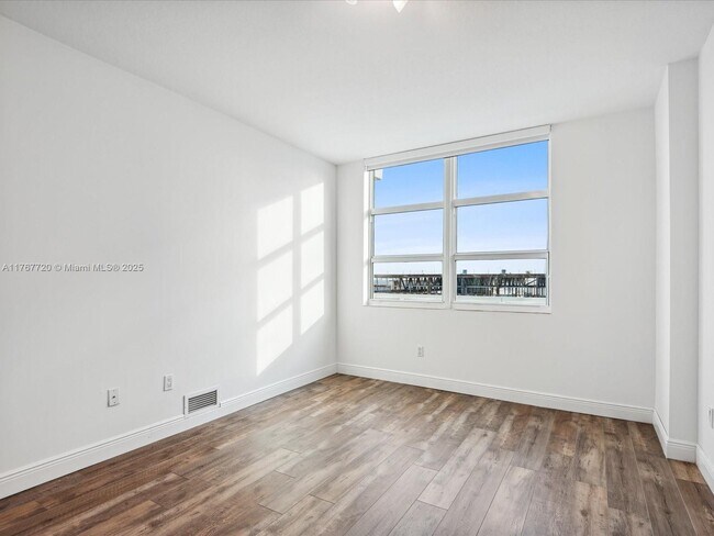 Photo - 1819 SE 17th St Unit 1010