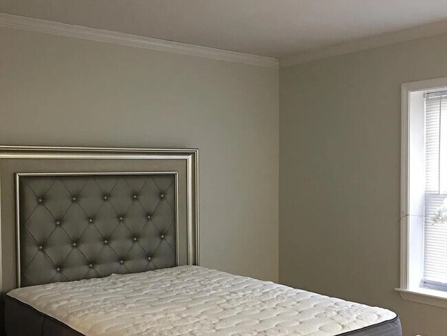 Photo - 152 Newton St Unit 6