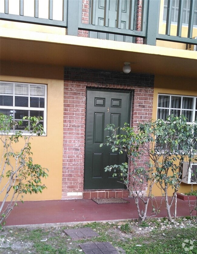 Building Photo - 1702 McKinley St Unit 3 Rental