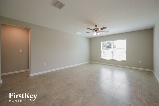Photo - 710 Yeager Ct