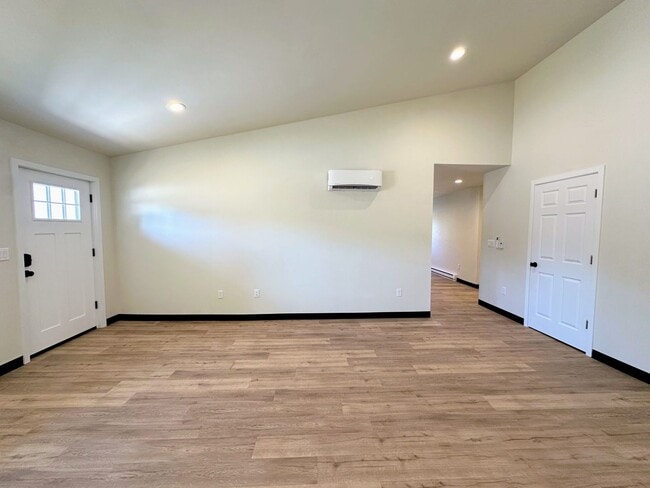 Building Photo - 1201-1203 Atrium Ct Unit 1203