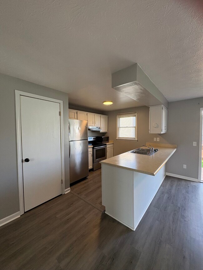 Photo - 1143 Hampton Dr