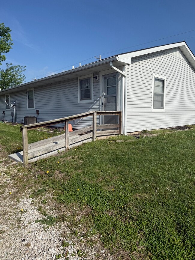 Photo - 202 E Broadway Unit B