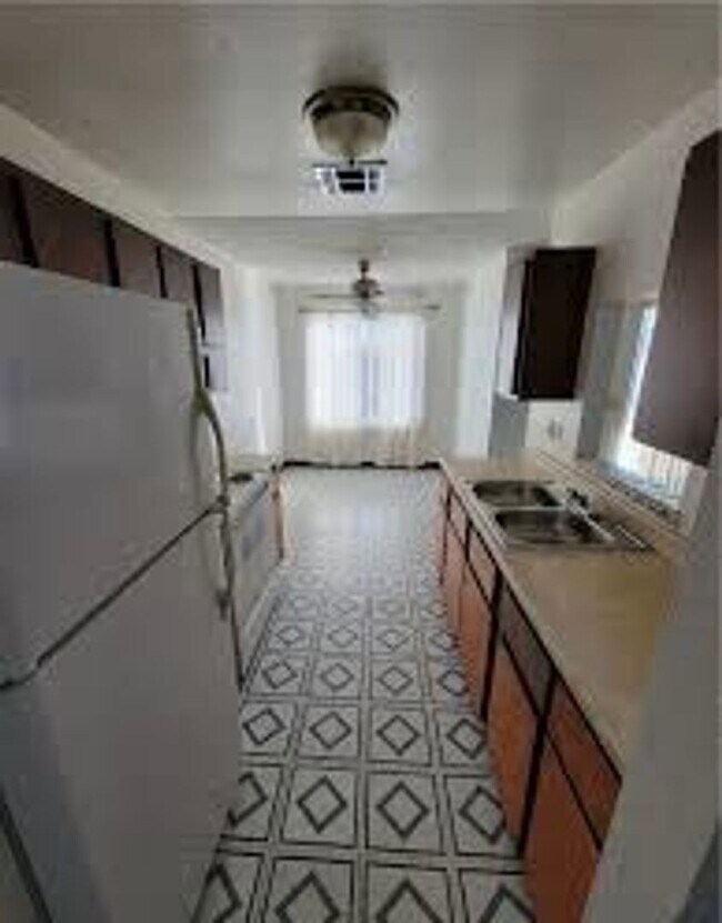2762 Sidewinder Ln Unidad C