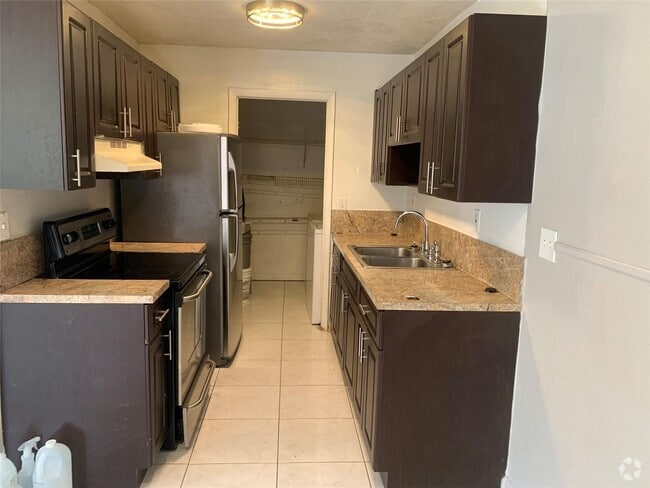 Building Photo - 1010 SW 76th Ave Rental