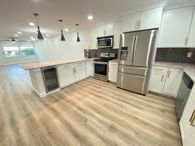 9851 113th St Unit 112