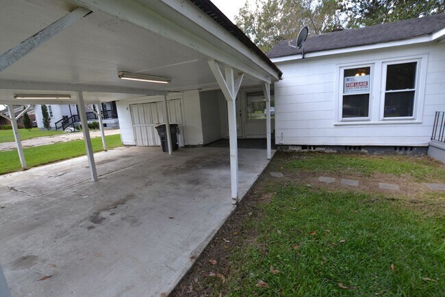 Photo - Updated, 3 bedroom, 2 bath home on treed lot in coveted Brownsfield Community