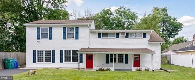 Building Photo - 414 Delaware Ave