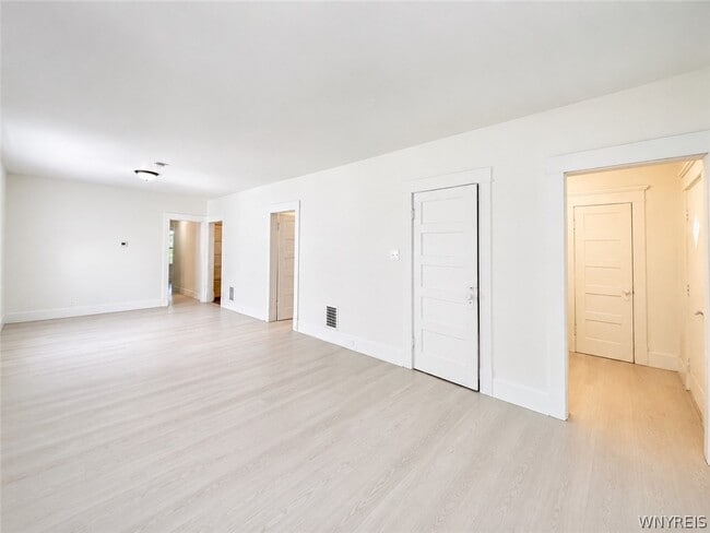 Photo - 165 Dearborn St