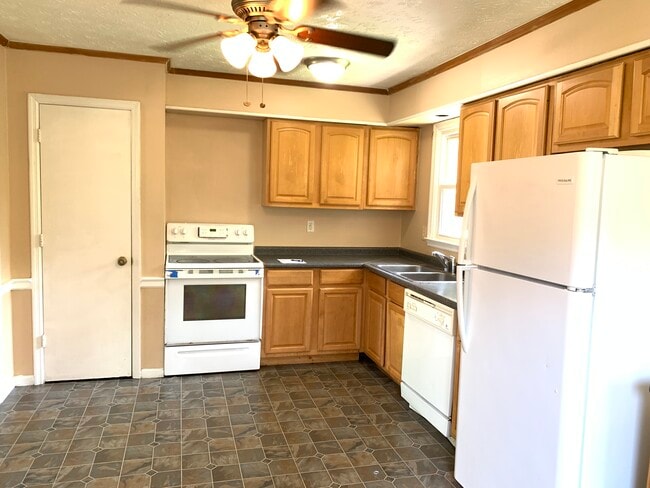 Building Photo - 3229 Catskill Ct Rental
