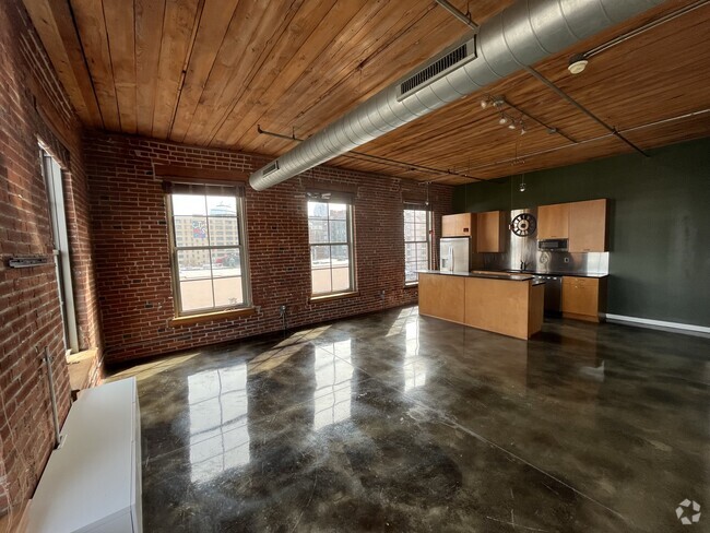 Building Photo - 721 N 17th St Unit Loft