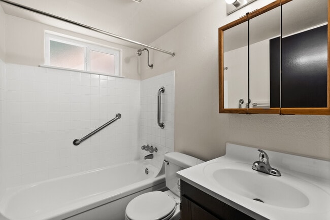 Capitol Club Apartments