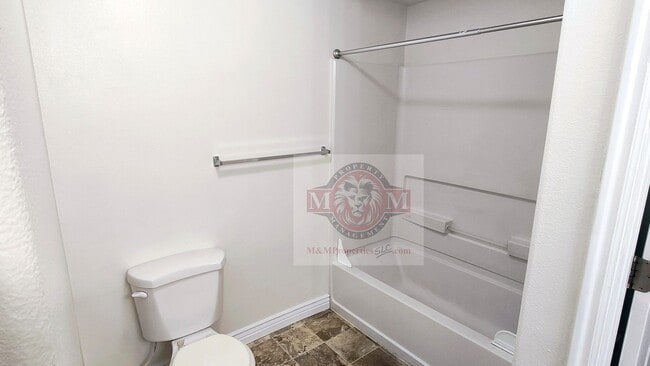 Photo - Great Ground-Level 3 Bed 2 Bath Sandy Condo!