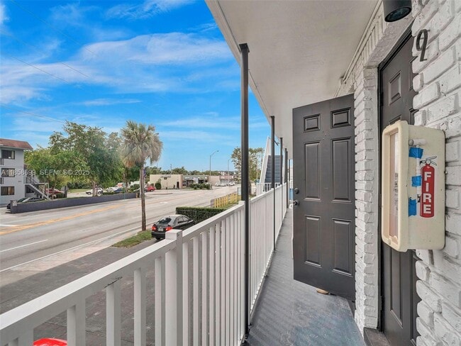 Photo - 14190 W Dixie Hwy Unit 11