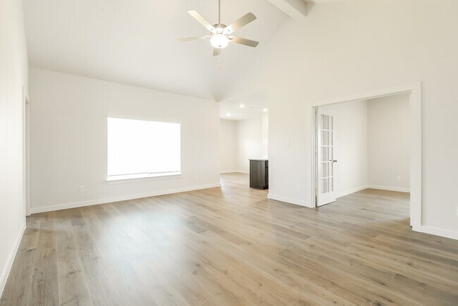 Photo - 1500 Harvester Dr