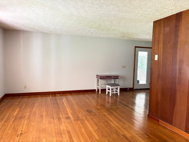 2407 Buffalo Rd