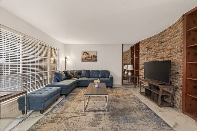 Photo - 2201 Fountain View Dr Unit 29