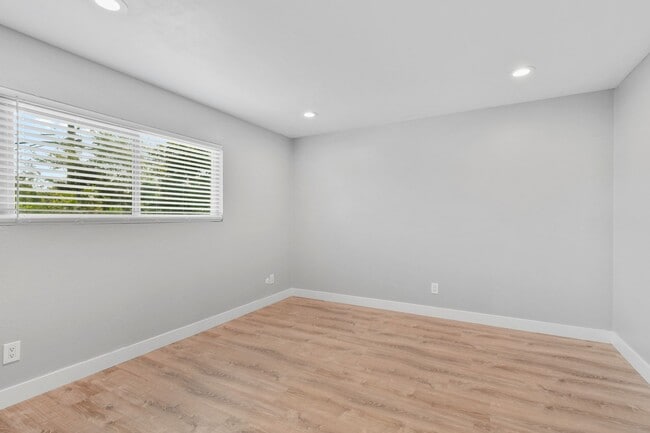 Photo - 9175 Campina Dr Unit 5