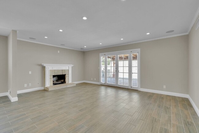 Photo - 20111 Lakemore Dr