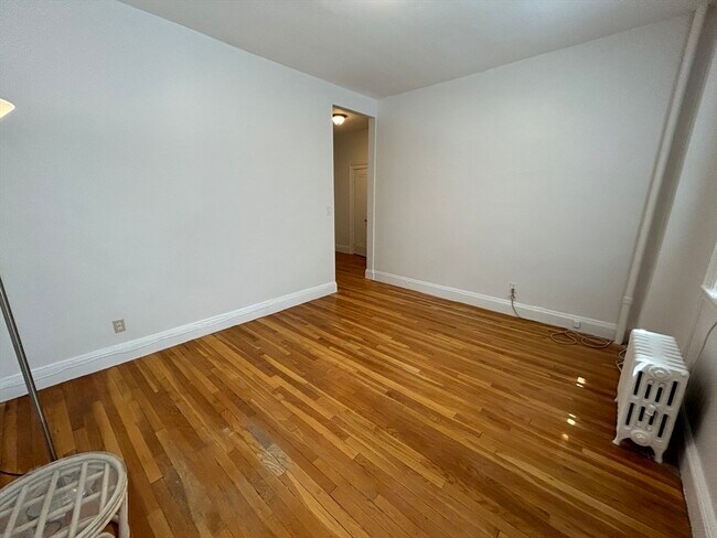 Photo - 48 Strathmore Rd Unit 4