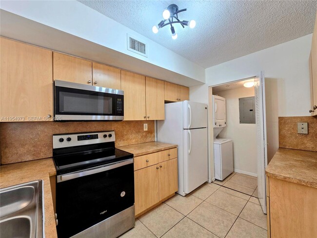 Photo - 2600 S University Dr Unidad 102