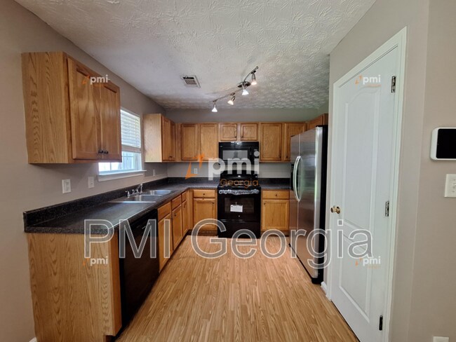 Photo - 636 Georgetown Ct Townhome