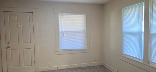 Photo - 2 bedroom/1 bathroom for $850!