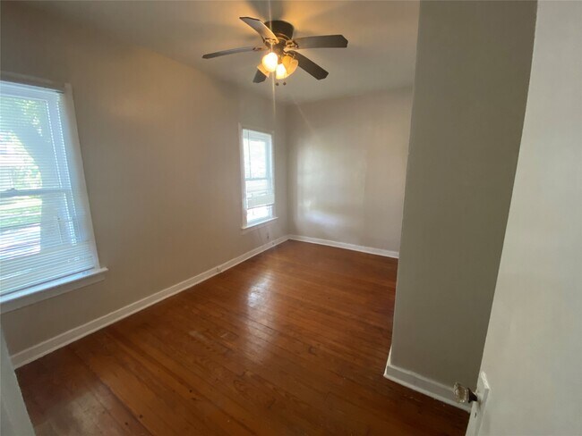 Photo - 2010 Taft St Unidad 01