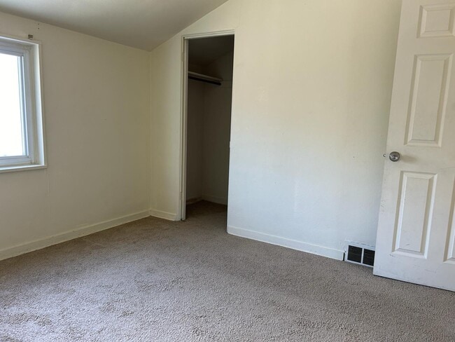 Photo - 464 Elias Dr