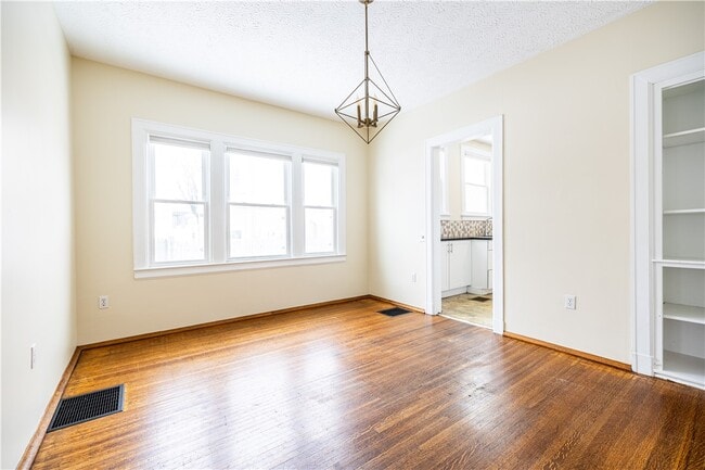 Photo - 297-303-303 Dartmouth St