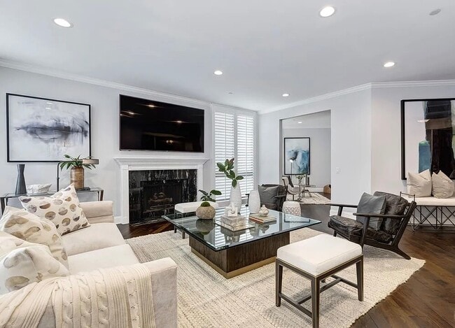 Photo - 300 N Swall Dr