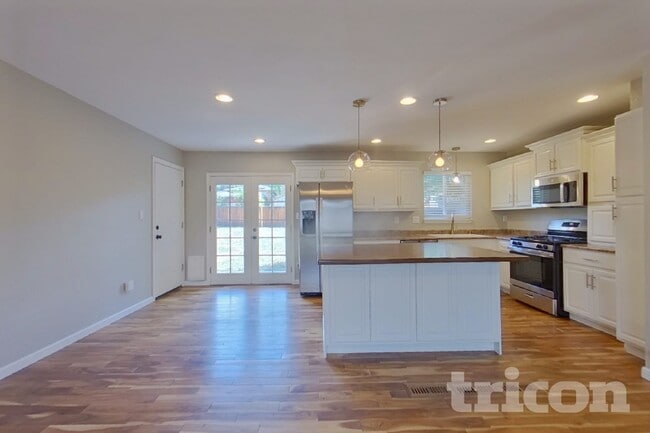 Photo - 4615 El Camino Dr